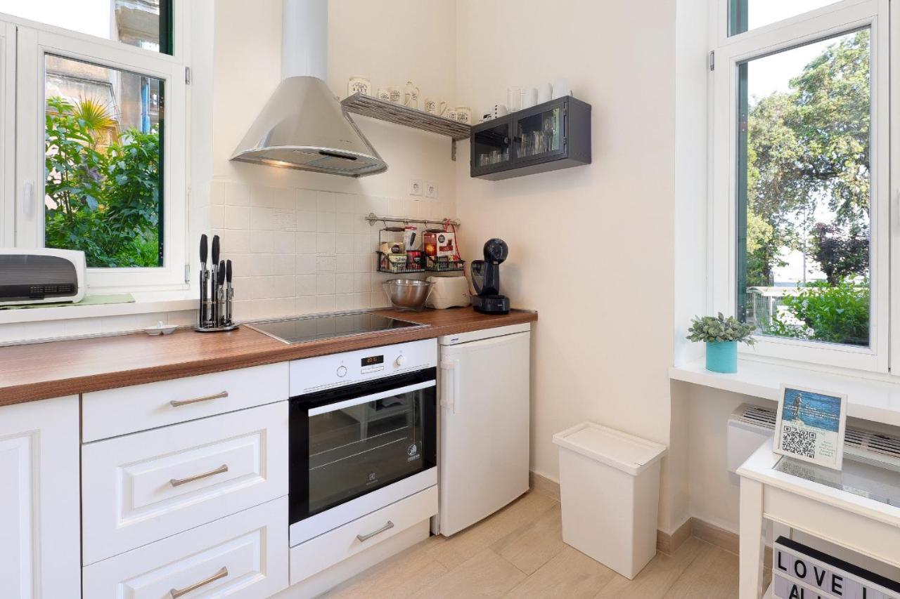 Apartma With Patio 50m From The And Lungomare Opatija